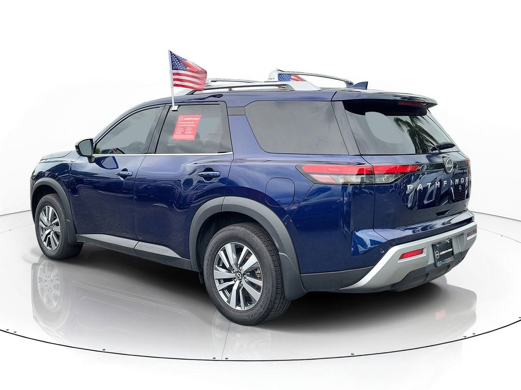 2024 Nissan Pathfinder SL