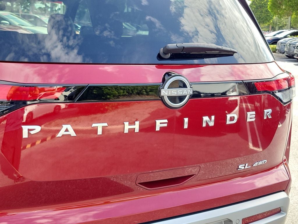 2023 Nissan Pathfinder SL