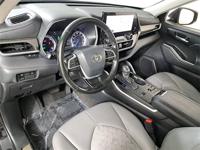 2023 Toyota Highlander Hybrid Bronze Edition