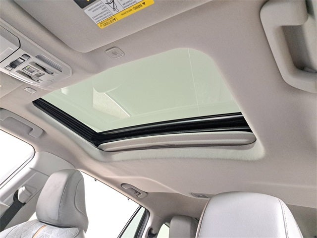 2023 Toyota Highlander Hybrid Bronze Edition