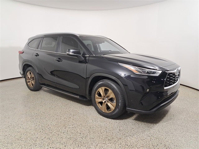 2023 Toyota Highlander Hybrid Bronze Edition