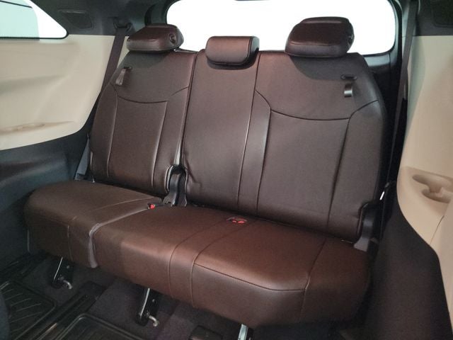 2023 Toyota Sienna Platinum 7 Passenger