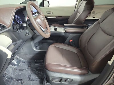 2023 Toyota Sienna Platinum 7 Passenger