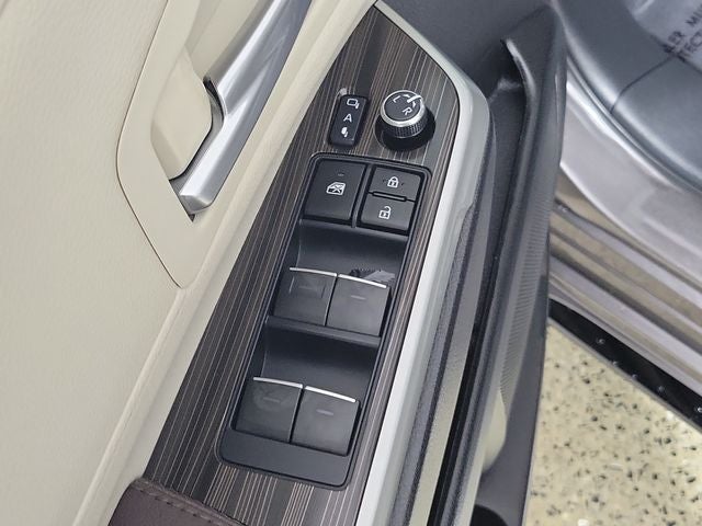 2023 Toyota Sienna Platinum 7 Passenger