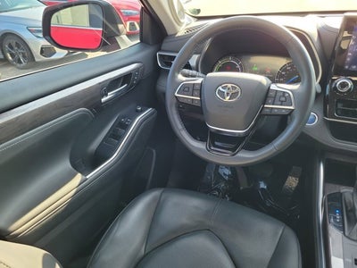 2021 Toyota Highlander Hybrid Platinum