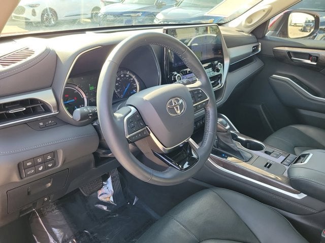 2021 Toyota Highlander Hybrid Platinum