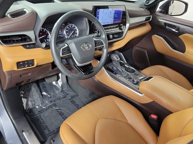 2022 Toyota Highlander Platinum