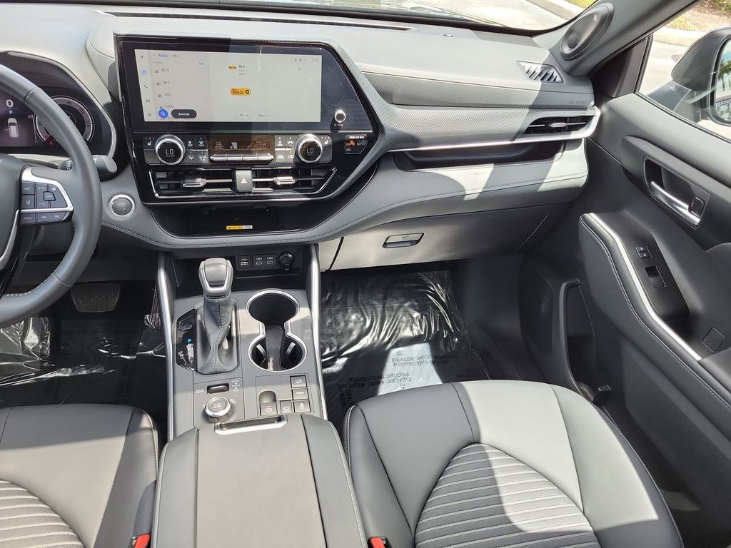 2025 Toyota Highlander XSE