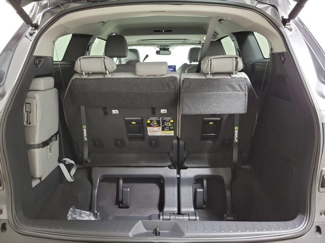 2025 Toyota Sienna XLE 8 Passenger