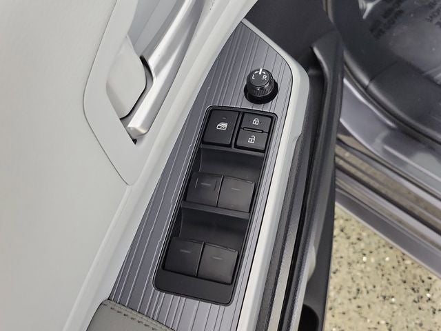 2025 Toyota Sienna XLE 8 Passenger