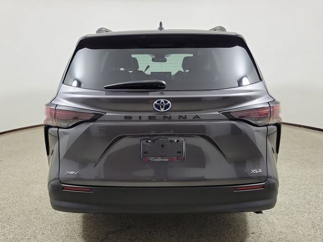2025 Toyota Sienna XLE 8 Passenger