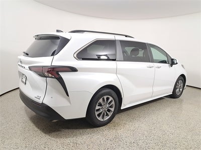2024 Toyota Sienna XLE