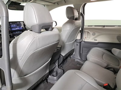 2024 Toyota Sienna XLE 8 Passenger