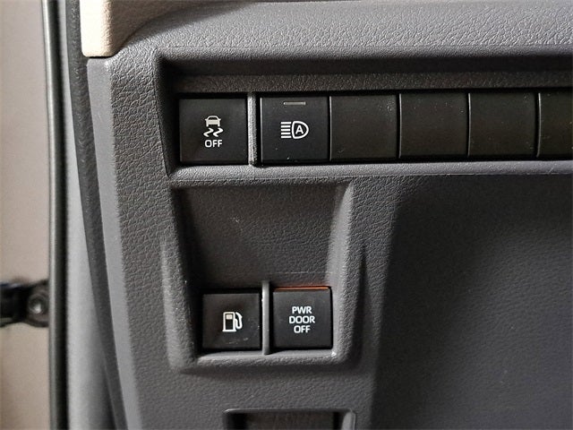 2024 Toyota Sienna XLE 8 Passenger