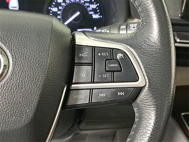 2024 Toyota Sienna XLE 8 Passenger