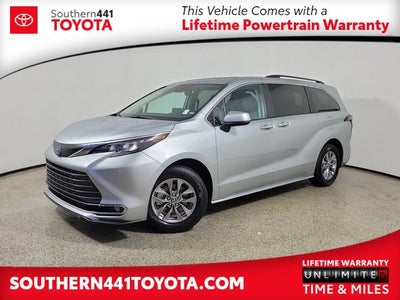 2024 Toyota Sienna XLE 8 Passenger