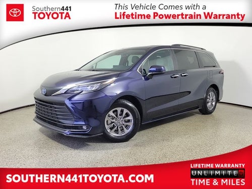 2025 Toyota Sienna XLE 8 Passenger