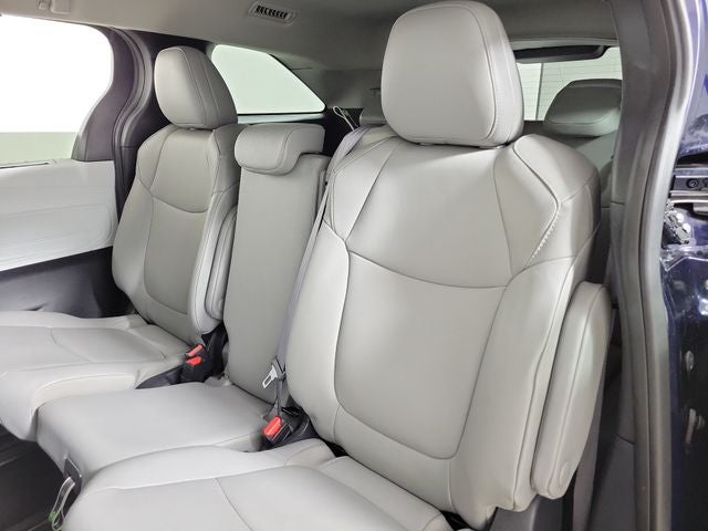 2025 Toyota Sienna XLE 8 Passenger