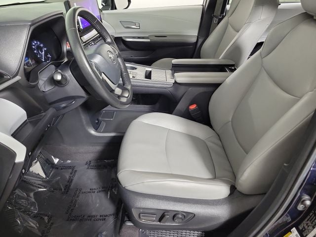 2025 Toyota Sienna XLE 8 Passenger