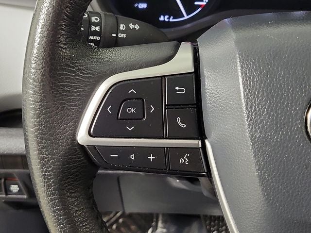 2025 Toyota Sienna XLE 8 Passenger