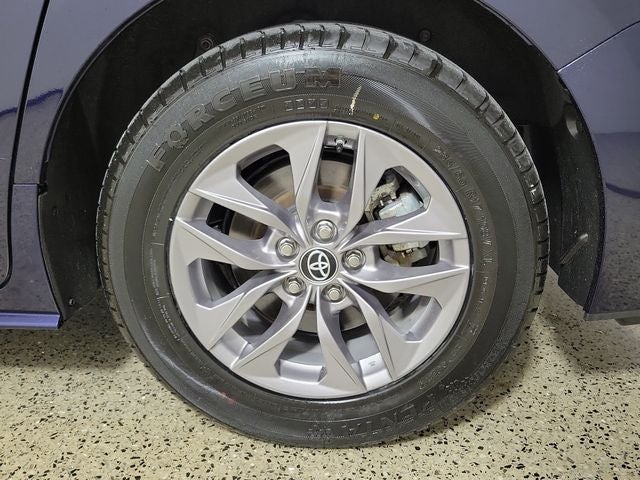 2025 Toyota Sienna XLE 8 Passenger
