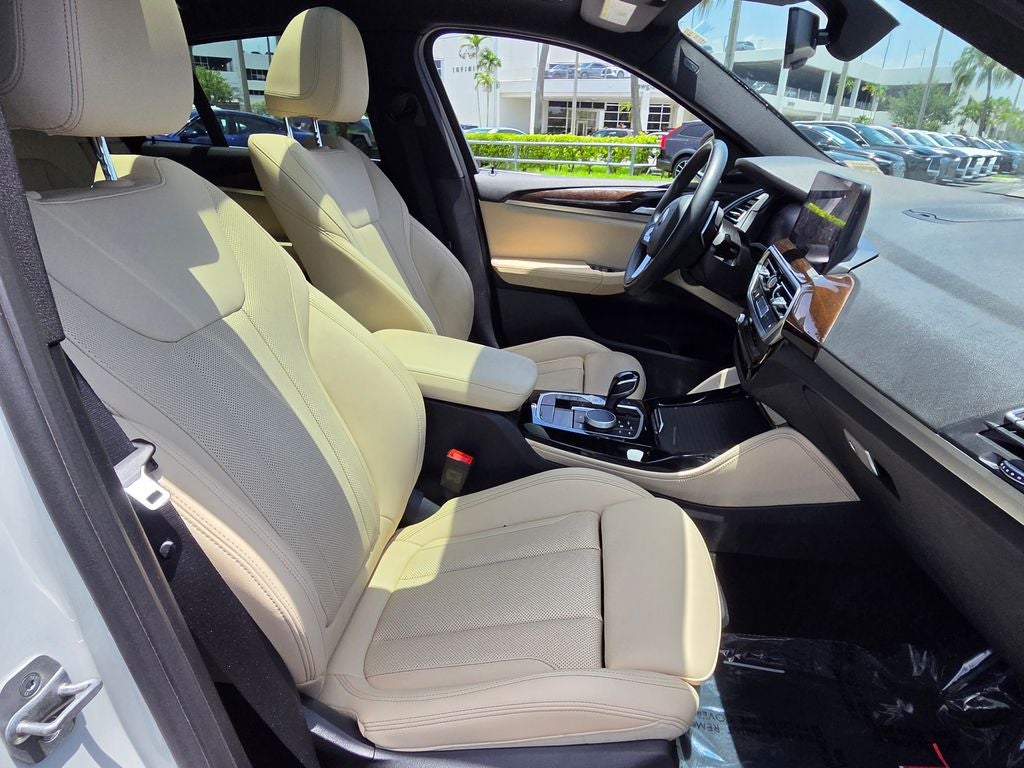 2025 BMW X4 xDrive30i