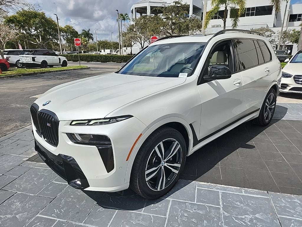 2024 BMW X7 M60i