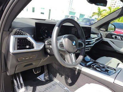 2025 BMW X5 M60i