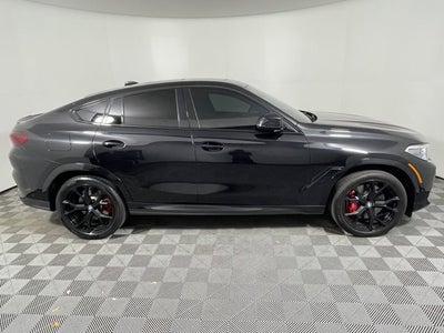 2022 BMW X6 M50i