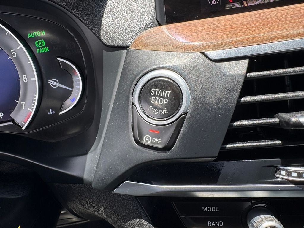 2019 BMW X3 sDrive30i FULL APPLE CAR PLAY, BLACKED OUT & MORE!