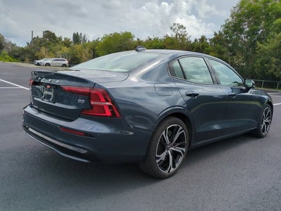 2024 Volvo S60 Core Dark Theme
