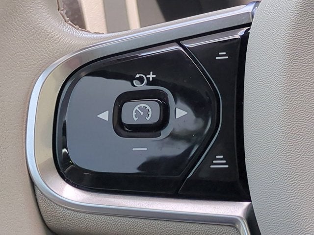 2024 Volvo S60 Plus Dark Theme