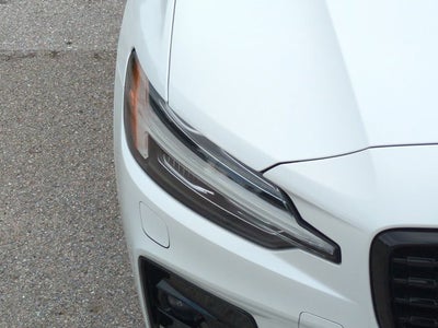 2022 Volvo S60 Momentum