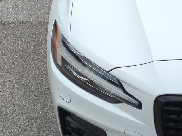 2022 Volvo S60 Momentum