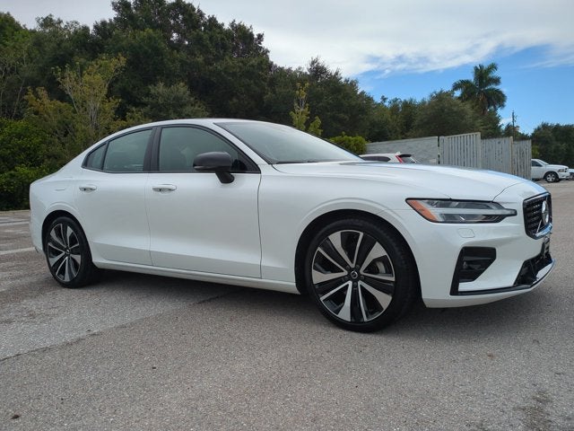 2022 Volvo S60 Momentum
