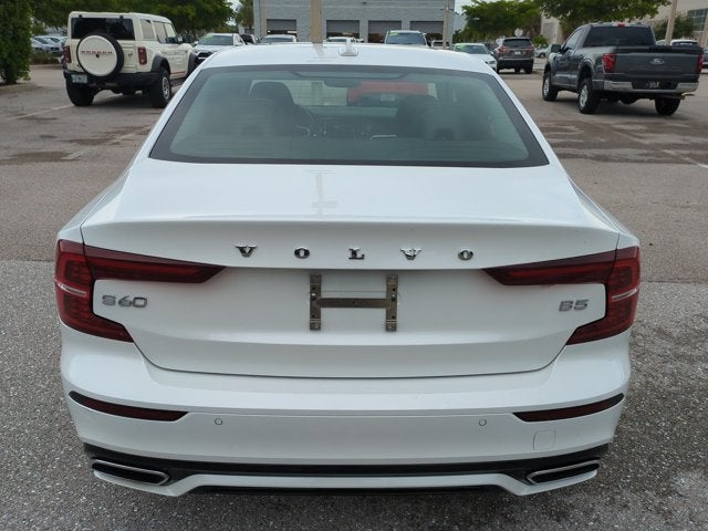 2022 Volvo S60 Momentum
