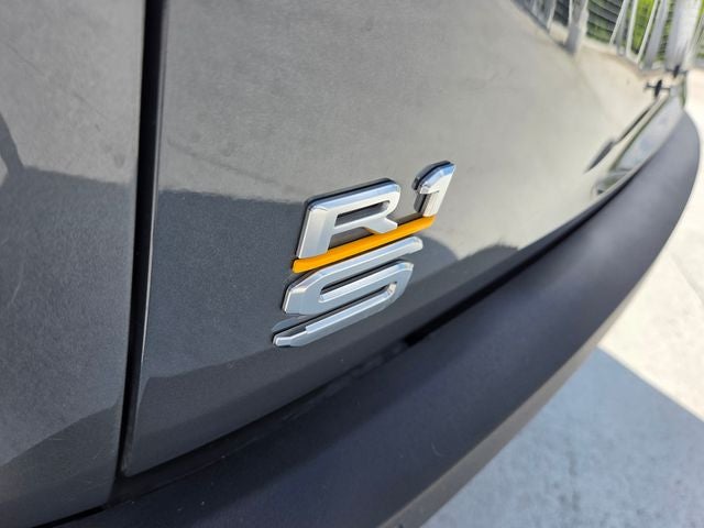 2024 Rivian R1S Adventure