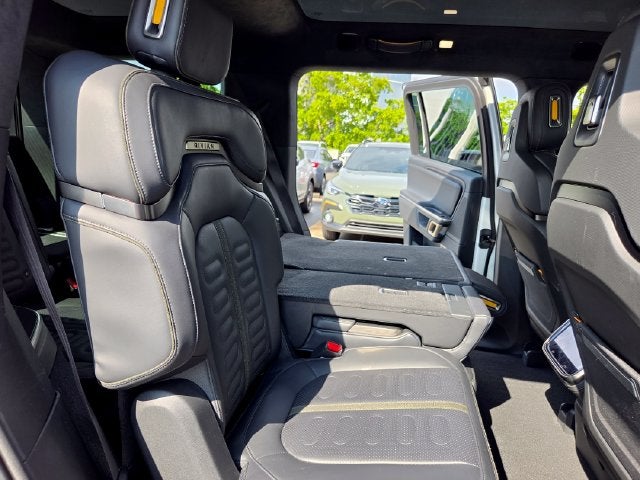2024 Rivian R1S Adventure Dual Motor Standard Pack