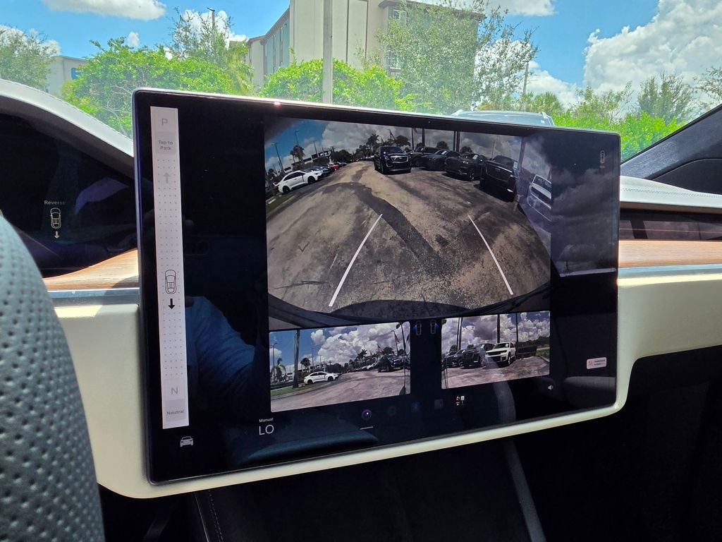 2023 Tesla Model X Standard Range