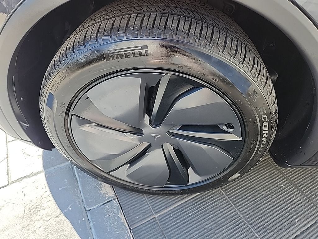 2026 Tesla Model Y Premium