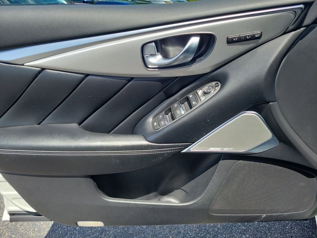 2023 INFINITI Q50 LUXE