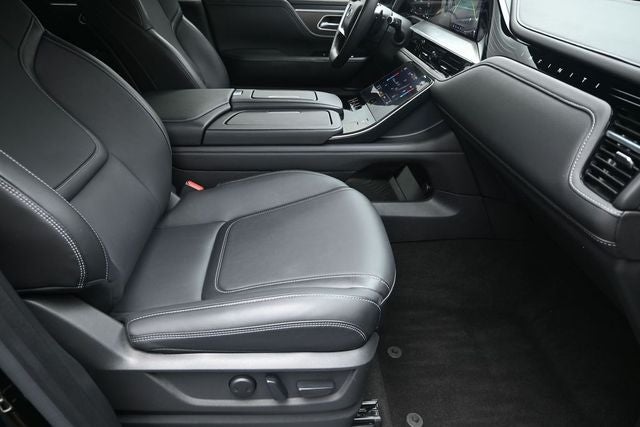 2025 INFINITI QX80 PURE