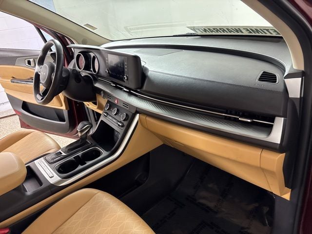 2023 Kia Carnival LX