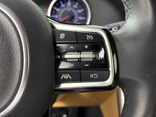 2023 Kia Carnival LX