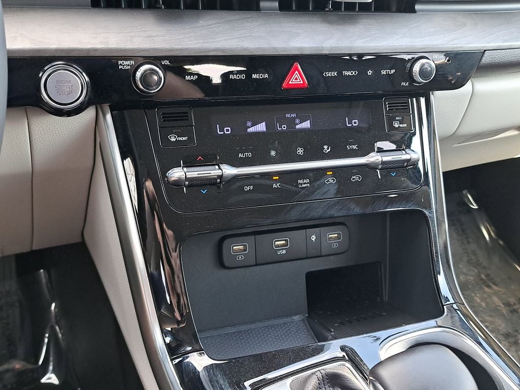 2024 Kia Carnival EX