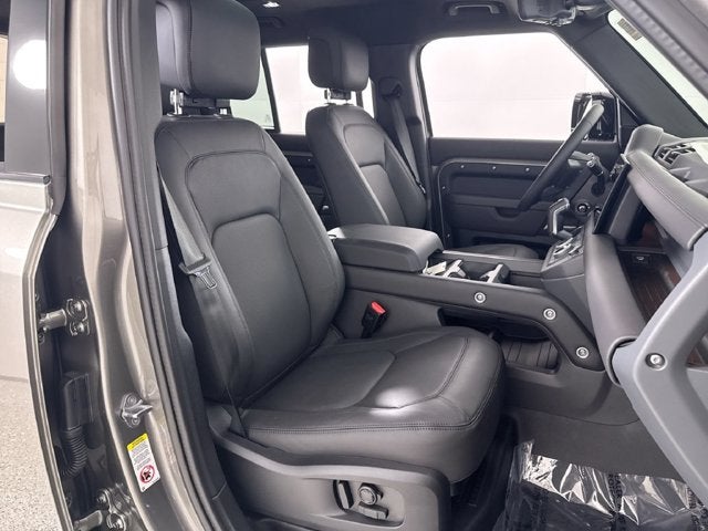 2025 Land Rover Defender X-Dynamic SE