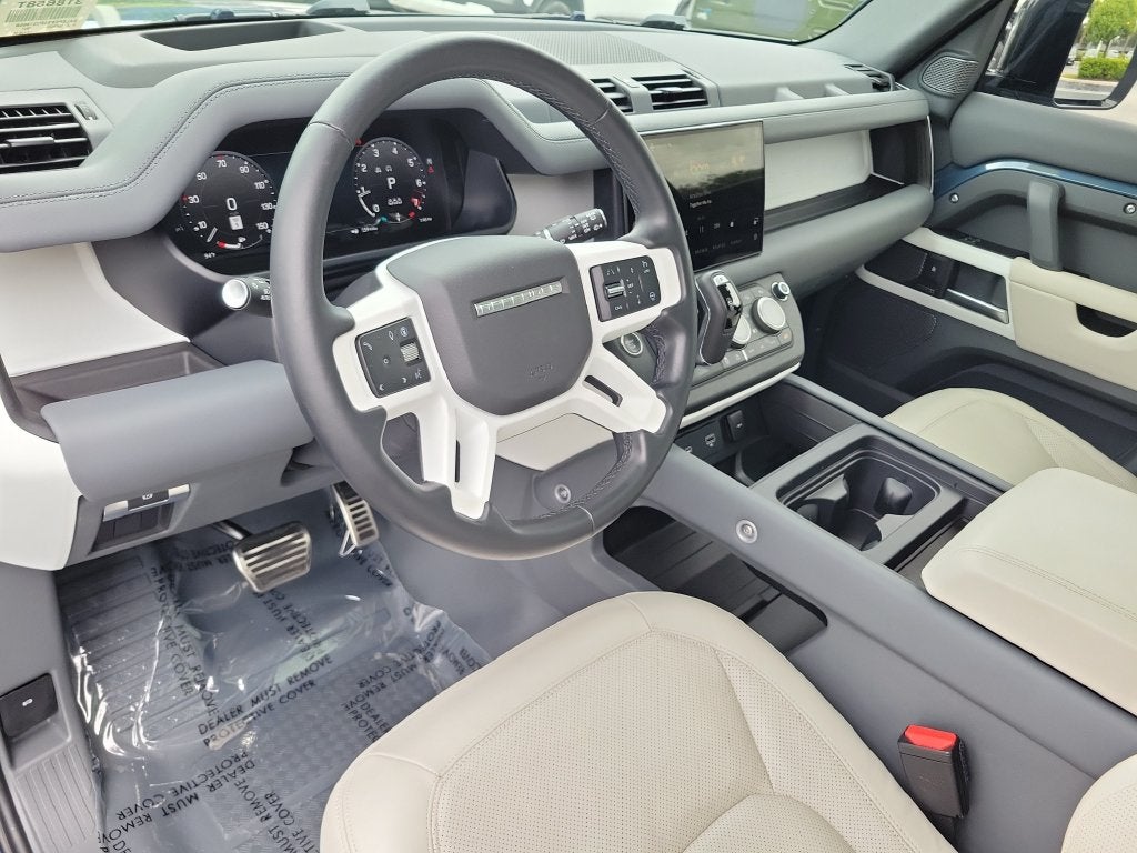 2024 Land Rover Defender SE