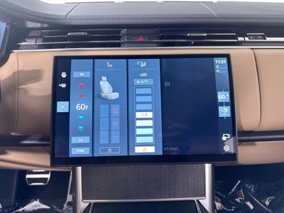 2025 Land Rover Range Rover SE