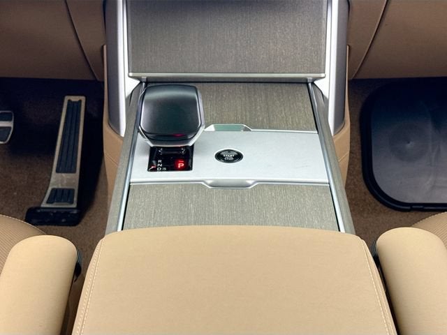 2026 Land Rover Range Rover SV