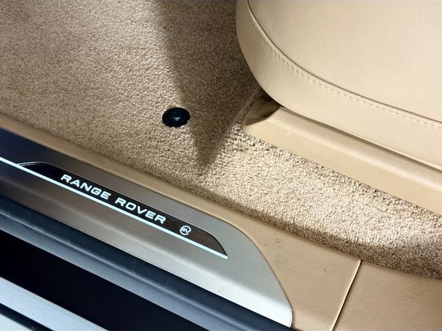 2026 Land Rover Range Rover SV